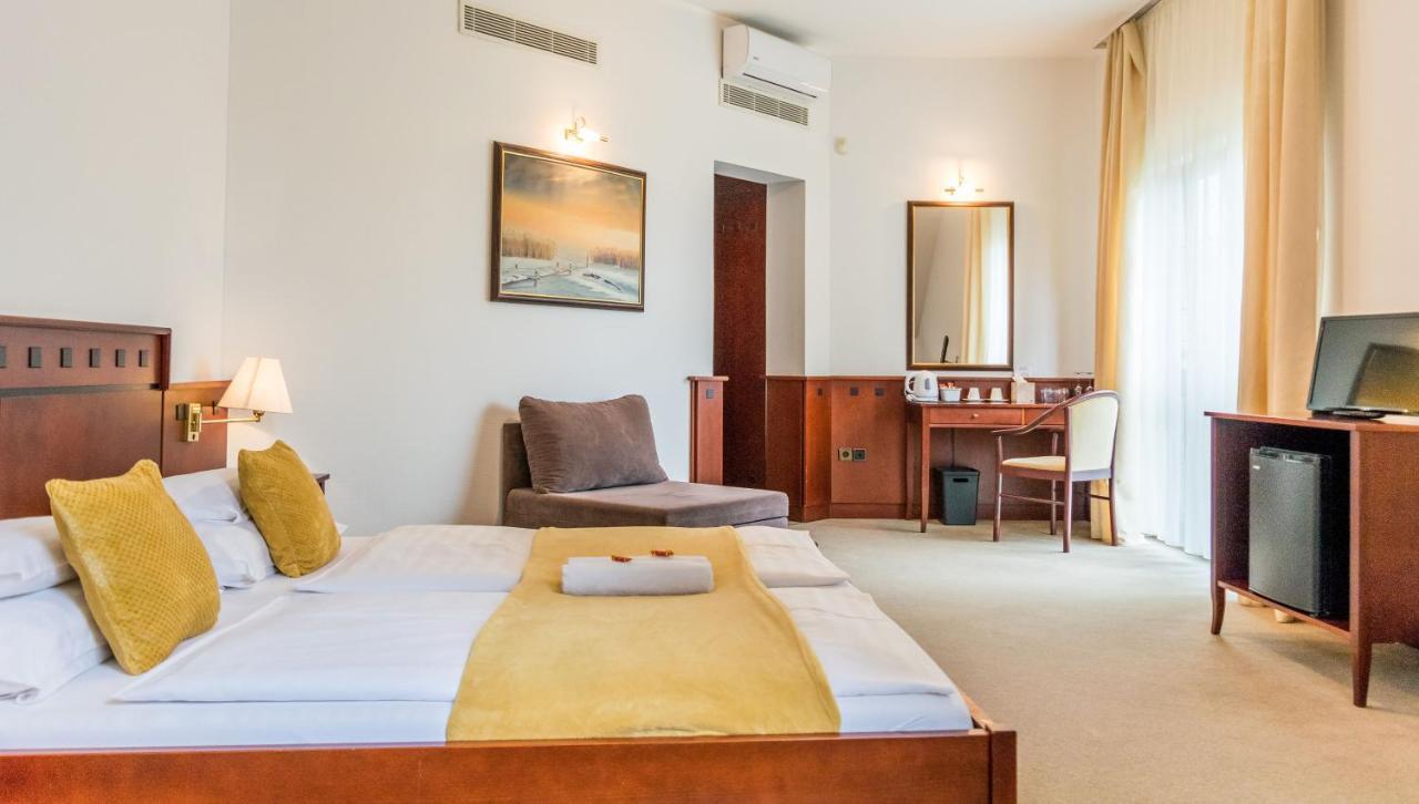 Hotel Tihany Atrium Zewnętrze zdjęcie